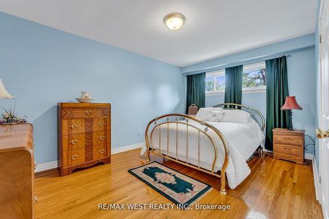 Photo 15 at 15 Breadner Drive, Richview, Toronto
