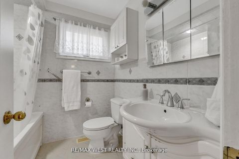 Photo 24 at 15 Breadner Drive, Richview, Toronto