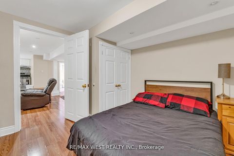 Photo 33 at 15 Breadner Drive, Richview, Toronto