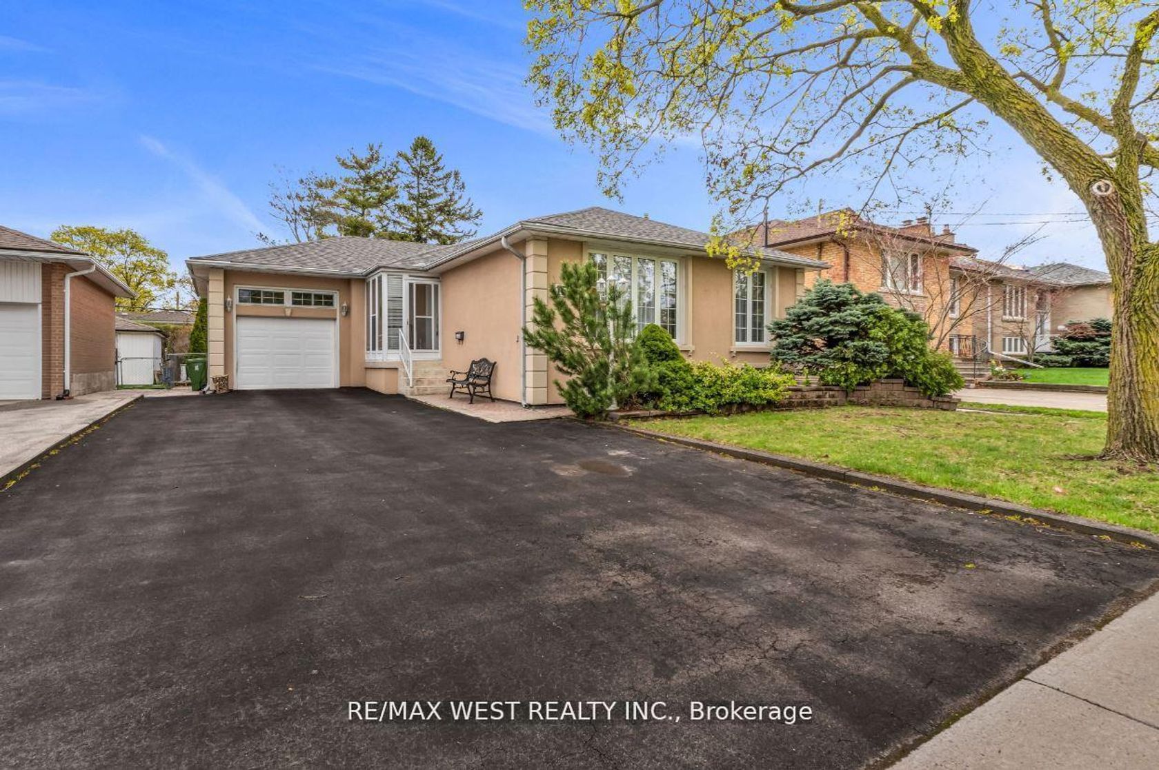 15 Breadner Drive, Richview, Toronto 