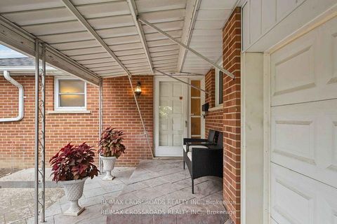 Photo 1 at 3 Bowater Drive, Sullivan, Toronto