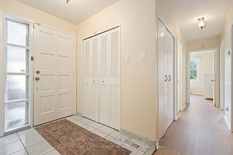 Photo 2 at 3 Bowater Drive, Sullivan, Toronto