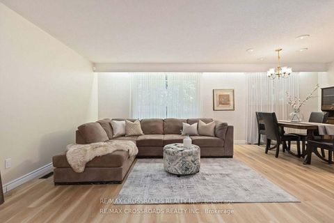 Photo 4 at 3 Bowater Drive, Sullivan, Toronto