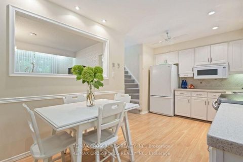 Photo 11 at 3 Bowater Drive, Sullivan, Toronto