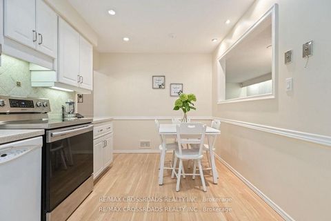 Photo 14 at 3 Bowater Drive, Sullivan, Toronto