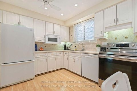 Photo 17 at 3 Bowater Drive, Sullivan, Toronto