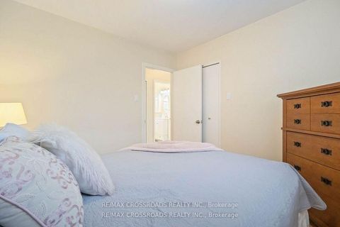 Photo 32 at 3 Bowater Drive, Sullivan, Toronto