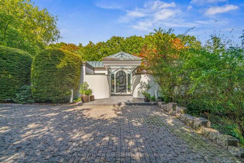 Photo 2 at 18 Timberglade Court, York Mills, Toronto