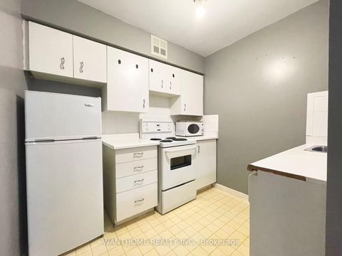 Photo 9 at 1404 - 44 St Joseph Street, Bay Street Corridor, Toronto