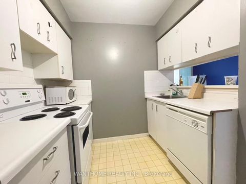 Photo 10 at 1404 - 44 St Joseph Street, Bay Street Corridor, Toronto