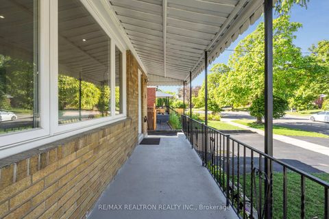 Photo 2 at 22 Citadel Drive, Eglinton East, Toronto