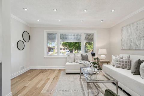 Photo 6 at 22 Citadel Drive, Eglinton East, Toronto