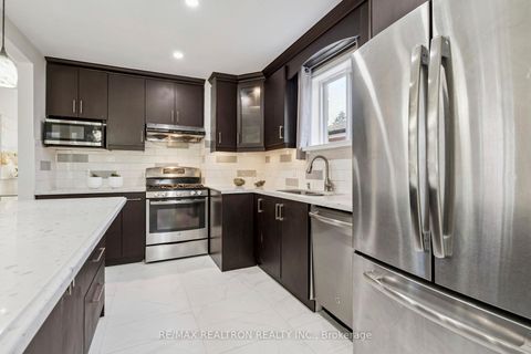Photo 11 at 22 Citadel Drive, Eglinton East, Toronto
