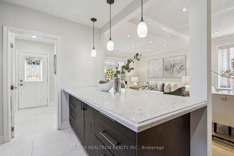 Photo 14 at 22 Citadel Drive, Eglinton East, Toronto