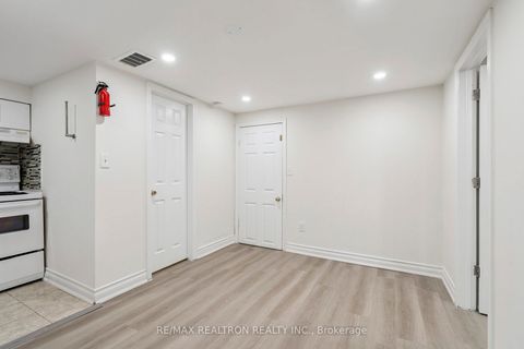 Photo 34 at 22 Citadel Drive, Eglinton East, Toronto