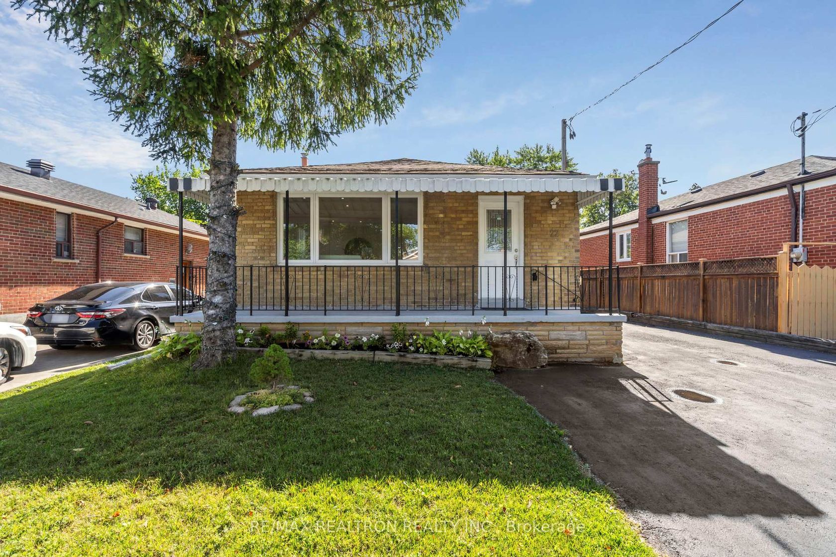 22 Citadel Drive, Eglinton East, Toronto 