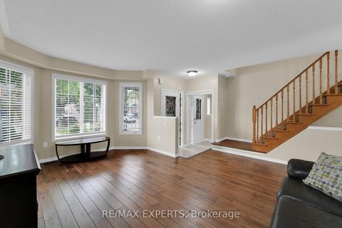 Photo 5 at 20 Decoroso Drive, Sonoma Heights, Vaughan