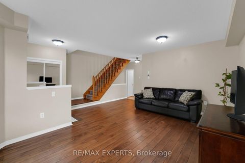 Photo 6 at 20 Decoroso Drive, Sonoma Heights, Vaughan