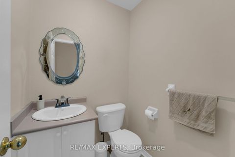 Photo 10 at 20 Decoroso Drive, Sonoma Heights, Vaughan