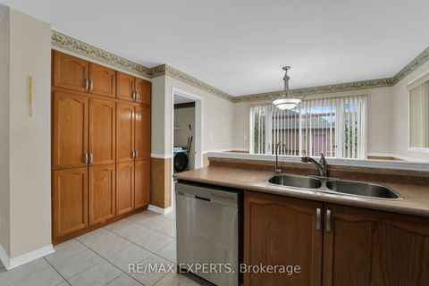 Photo 16 at 20 Decoroso Drive, Sonoma Heights, Vaughan