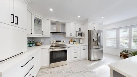 Photo 8 at 26 Holmbush Crescent, Steeles, Toronto