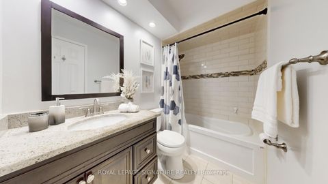 Photo 10 at 26 Holmbush Crescent, Steeles, Toronto