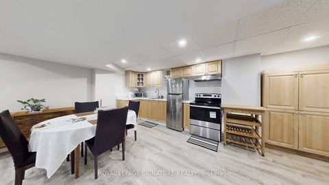 Photo 14 at 26 Holmbush Crescent, Steeles, Toronto