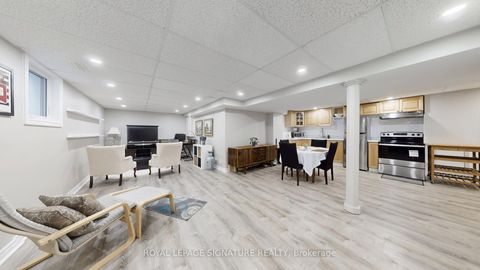 Photo 16 at 26 Holmbush Crescent, Steeles, Toronto