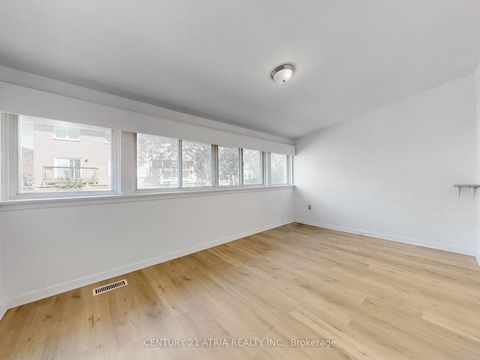 Photo 8 at 8 - 32 Sentinel Road, York University Heights, Toronto