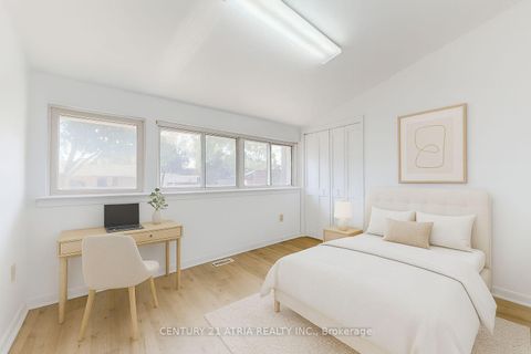 Photo 10 at 8 - 32 Sentinel Road, York University Heights, Toronto