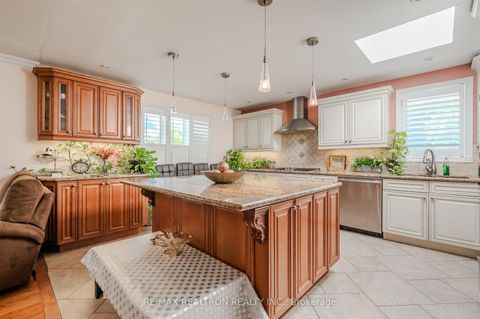 Photo 11 at 192 King Road, Oak Ridges, Richmond Hill