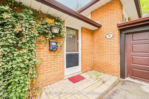 Photo 2 at 68 Laverock Avenue, Mill Pond, Richmond Hill