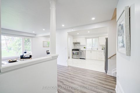 Photo 4 at 68 Laverock Avenue, Mill Pond, Richmond Hill