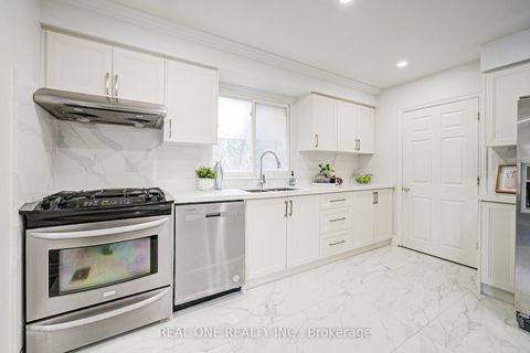 Photo 16 at 68 Laverock Avenue, Mill Pond, Richmond Hill
