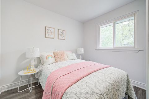 Photo 19 at 68 Laverock Avenue, Mill Pond, Richmond Hill