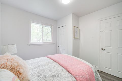Photo 20 at 68 Laverock Avenue, Mill Pond, Richmond Hill