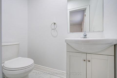 Photo 25 at 68 Laverock Avenue, Mill Pond, Richmond Hill