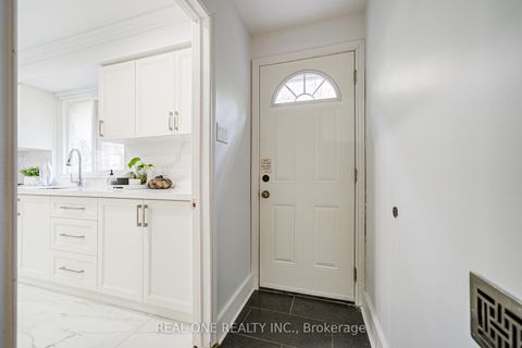 Photo 30 at 68 Laverock Avenue, Mill Pond, Richmond Hill