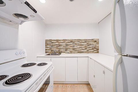 Photo 34 at 68 Laverock Avenue, Mill Pond, Richmond Hill