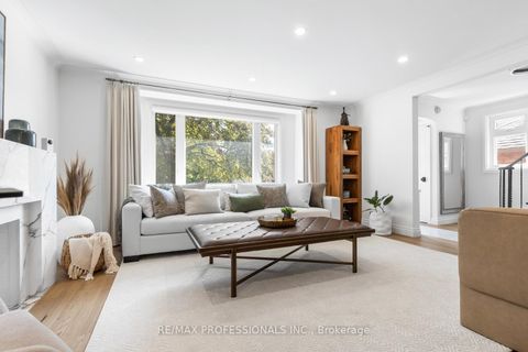 Photo 5 at 278 Rumsey Road, Leaside, Toronto