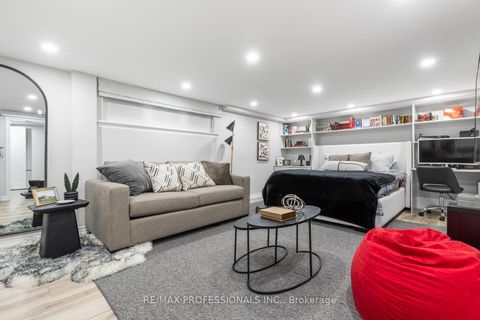 Photo 32 at 278 Rumsey Road, Leaside, Toronto