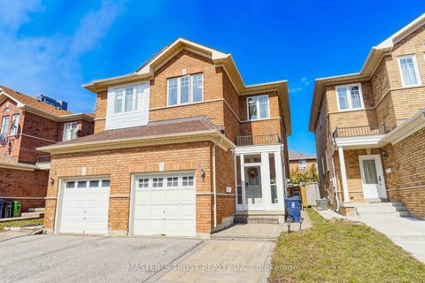 Photo 2 at 40 Rochefort Drive, Flemingdon Park, Toronto