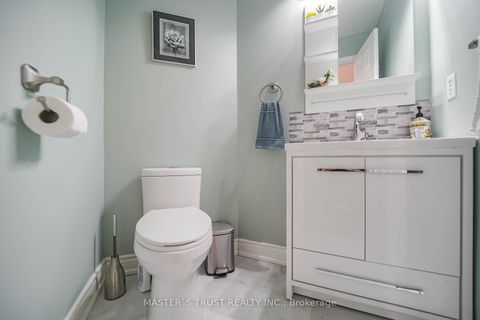Photo 10 at 40 Rochefort Drive, Flemingdon Park, Toronto