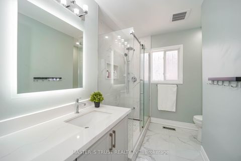 Photo 21 at 40 Rochefort Drive, Flemingdon Park, Toronto