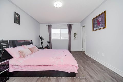 Photo 23 at 40 Rochefort Drive, Flemingdon Park, Toronto