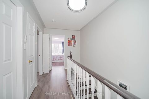 Photo 27 at 40 Rochefort Drive, Flemingdon Park, Toronto