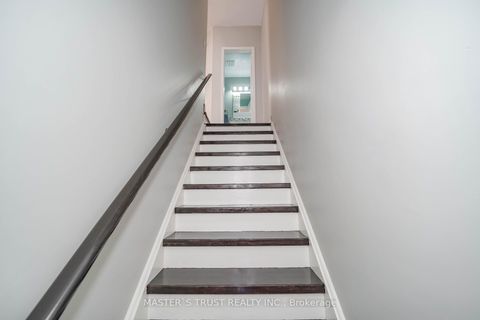 Photo 28 at 40 Rochefort Drive, Flemingdon Park, Toronto