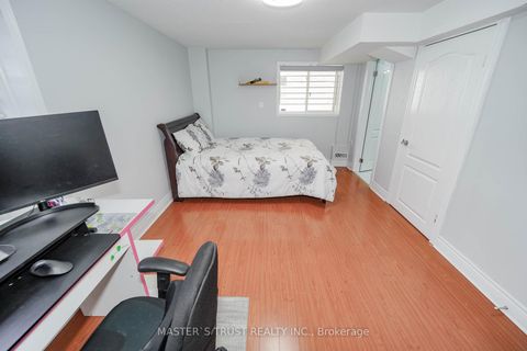 Photo 30 at 40 Rochefort Drive, Flemingdon Park, Toronto
