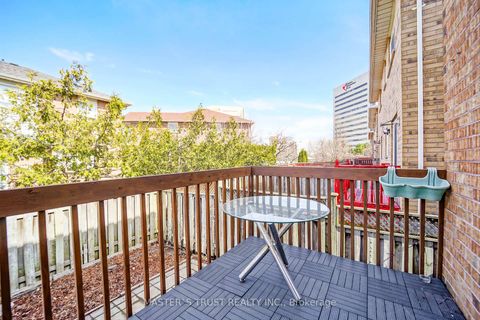 Photo 35 at 40 Rochefort Drive, Flemingdon Park, Toronto