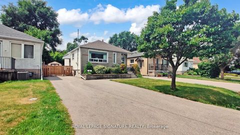 Photo 1 at 48 Acorn Avenue, City Centre West, Toronto